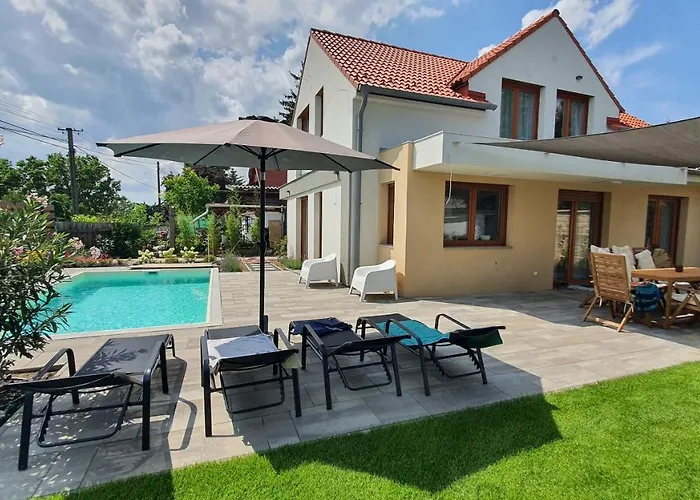 펜션 Lakeside Pool House 벨렌체
